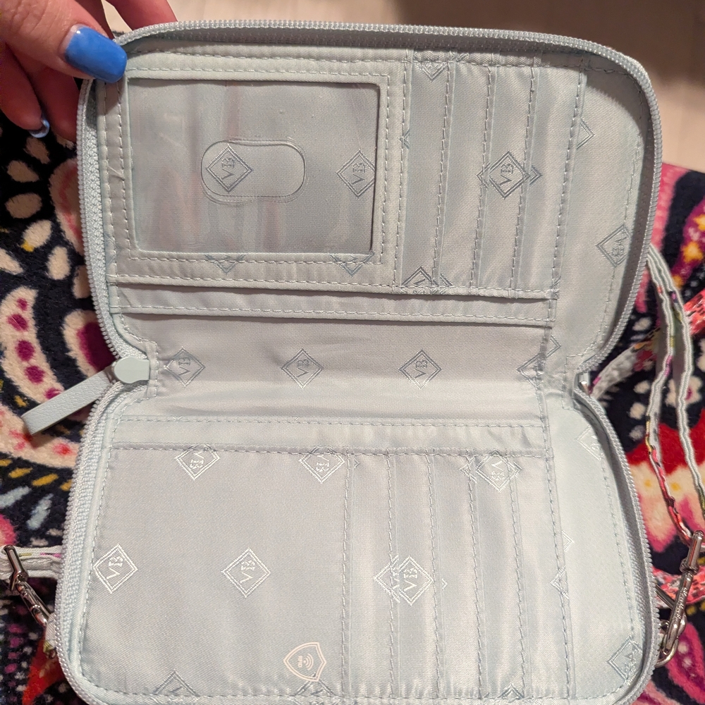 Vera Bradley Quilted Floral Crossbody Bag - Cream and Pink - Picture 4 of 7